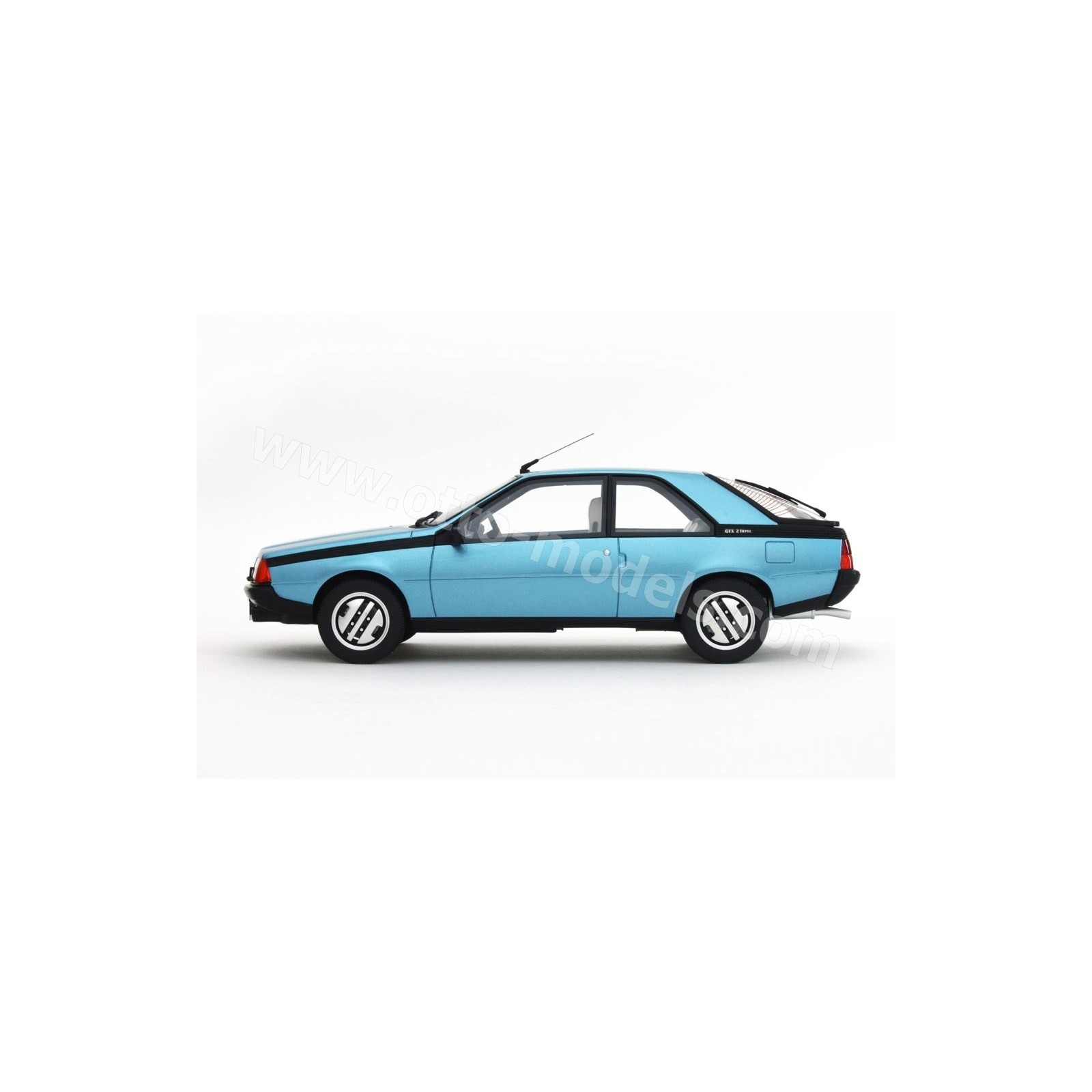 Renault Fuego GTX 2L Bleu Saphir 1982