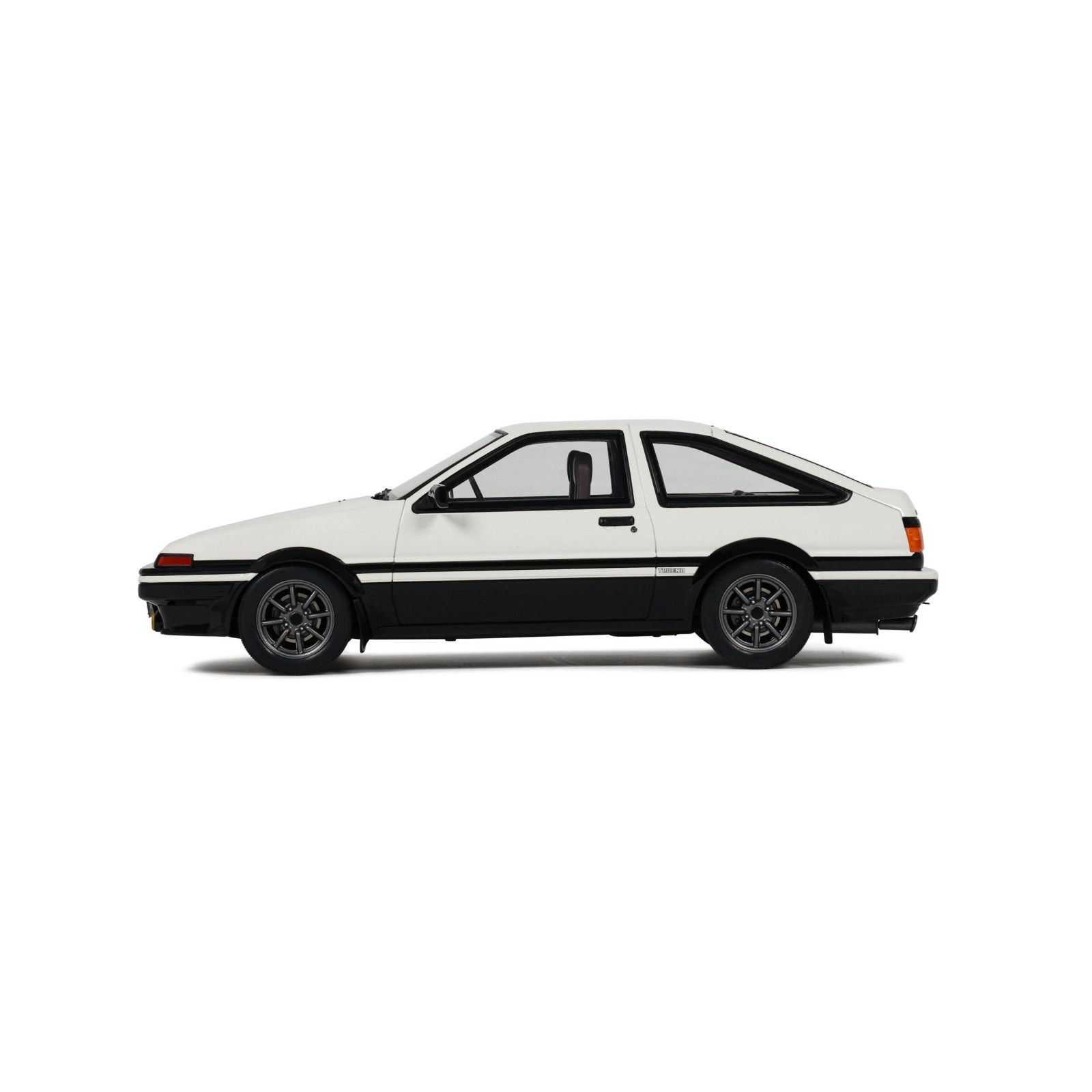 Toyota Sprinter Trueno AE86 White 1985
