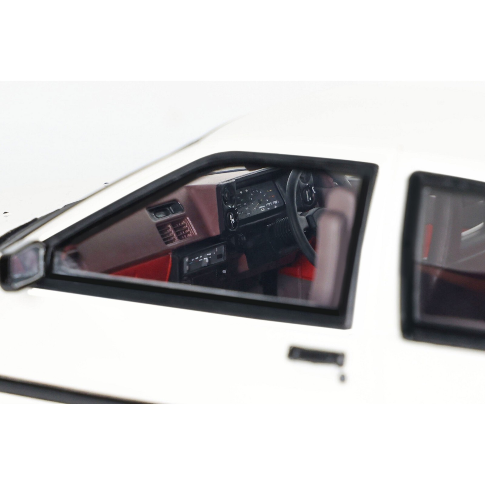 Toyota Sprinter Trueno AE86 White 1985