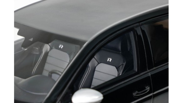 Volkswagen Golf VII R 5 doors Deep Black LC9X 2017