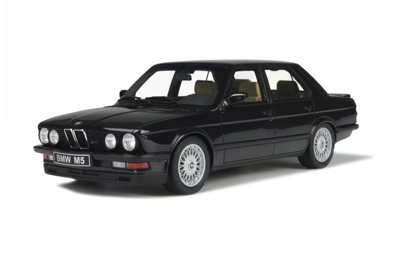 BMW E28 M5 Diamond Black 1984