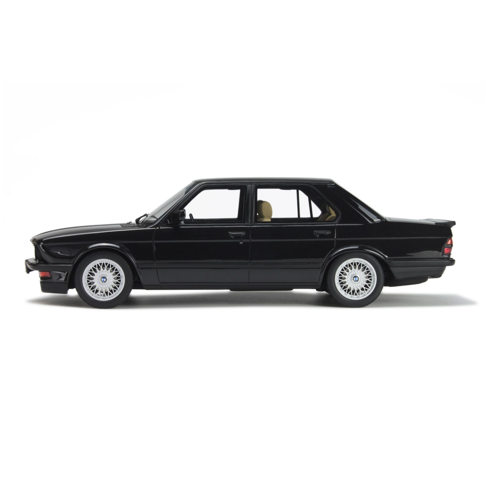 BMW E28 M5 Diamond Black 1984