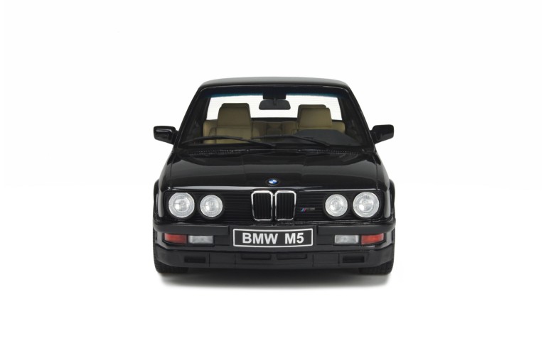 BMW E28 M5 Diamond Black 1984