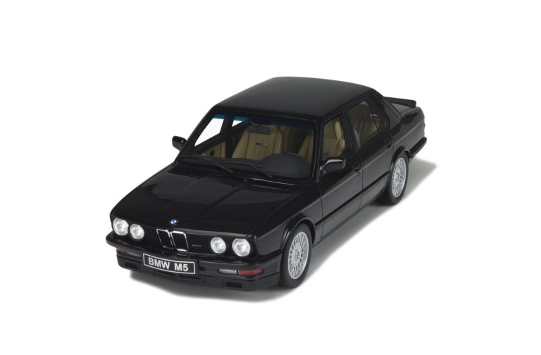 BMW E28 M5 Diamond Black 1984
