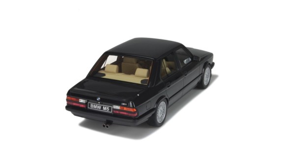 BMW E28 M5 Diamond Black 1984