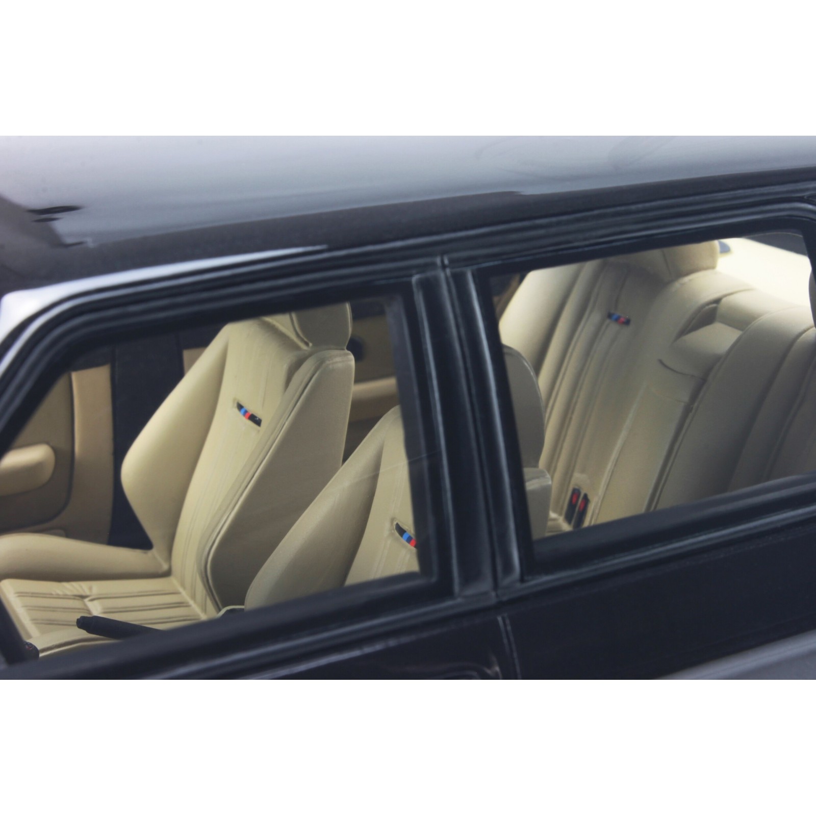 BMW E28 M5 Diamond Black 1984