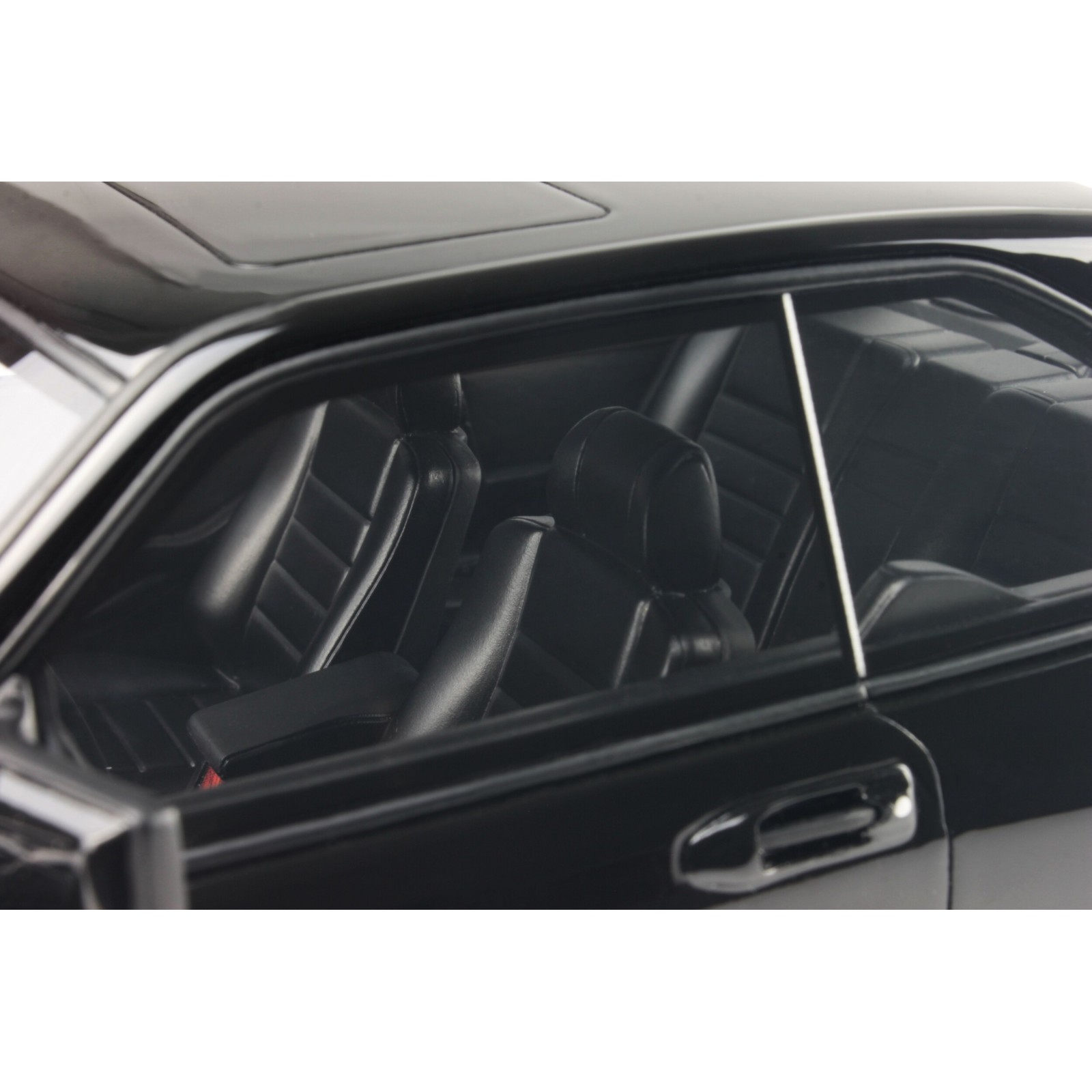 Mercedes-Benz 560 SEC AMG Black 040 1987