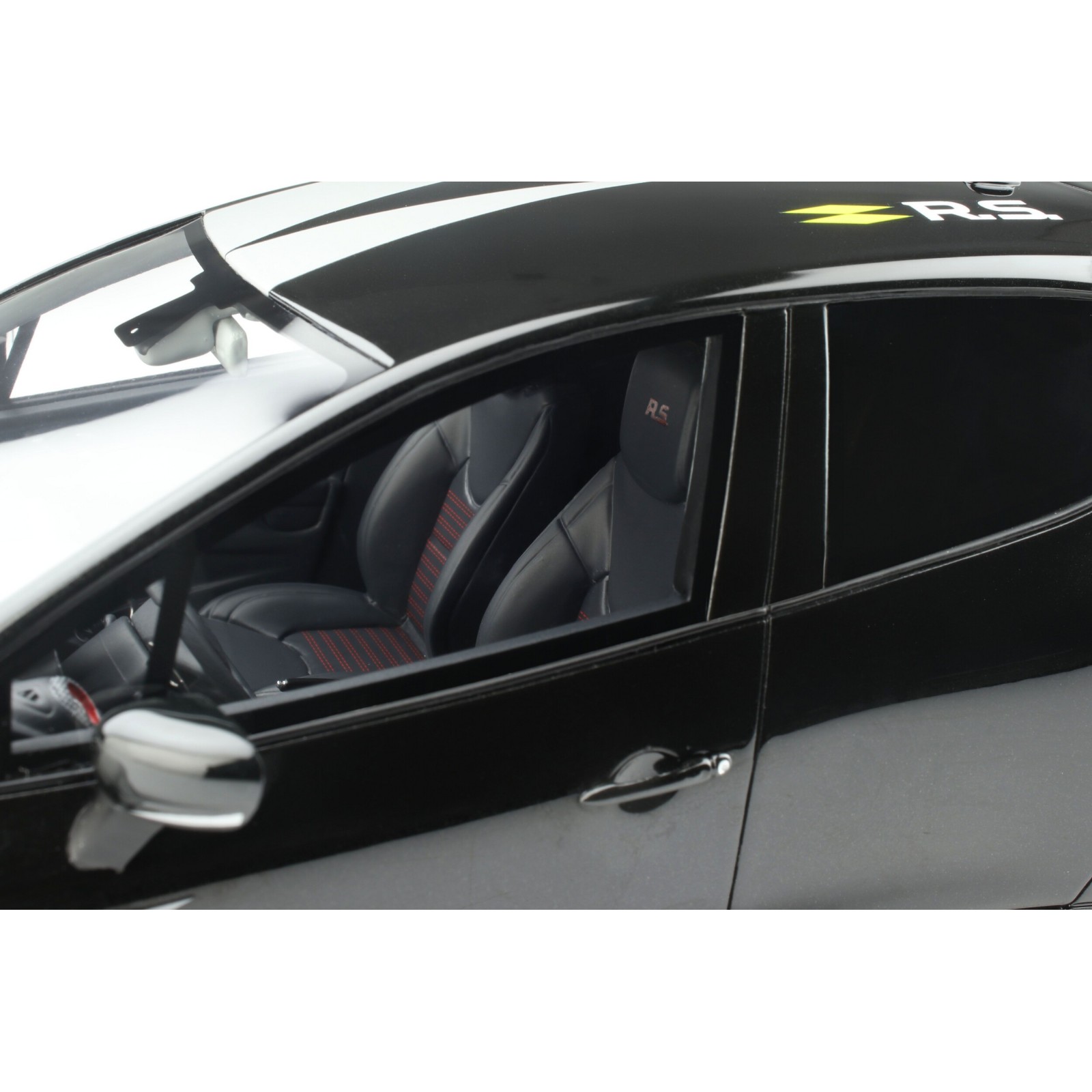 Renault Clio 4 R.S. 18 Deep Black 2018