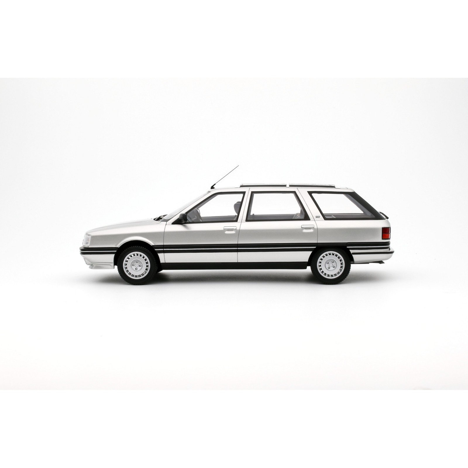 Renault 21 Nevada Phase 1 Argent Metallic 1988