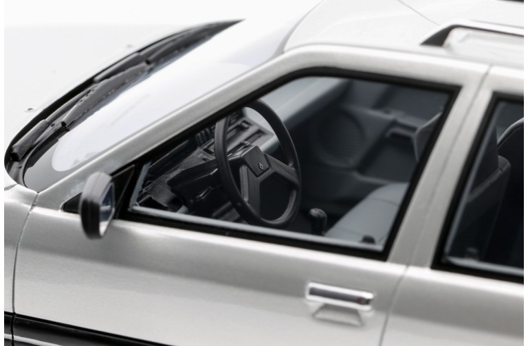 Renault 21 Nevada Phase 1 Argent Metallic 1988