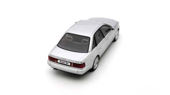 Audi S4 (C4) 4.2 V8 Crystal Silver C6 1993