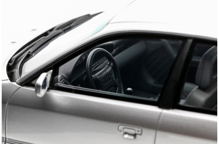 Audi S4 (C4) 4.2 V8 Crystal Silver C6 1993