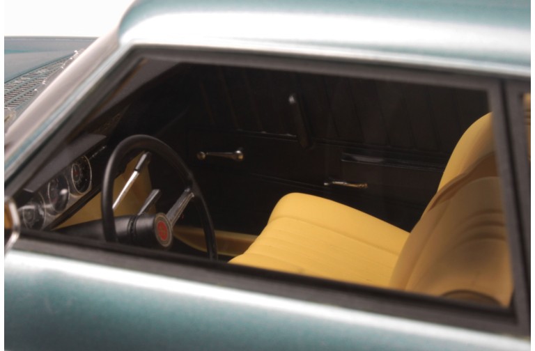 Peugeot 204 Coupé Bleu Clair Métal 1966