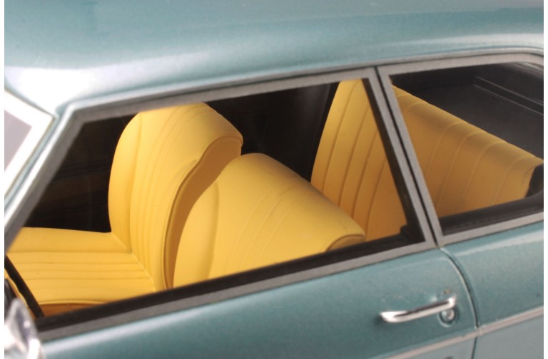 Peugeot 204 Coupé Bleu Clair Métal 1966