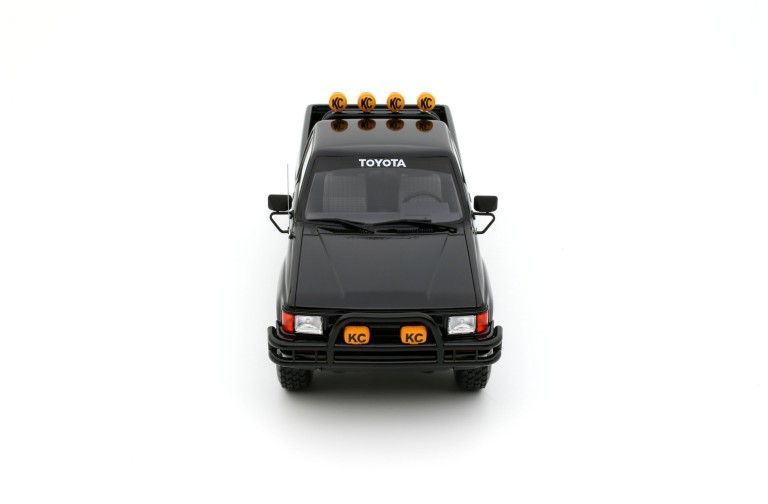 Toyota Hilux SR5 Glossy Black 202 1985