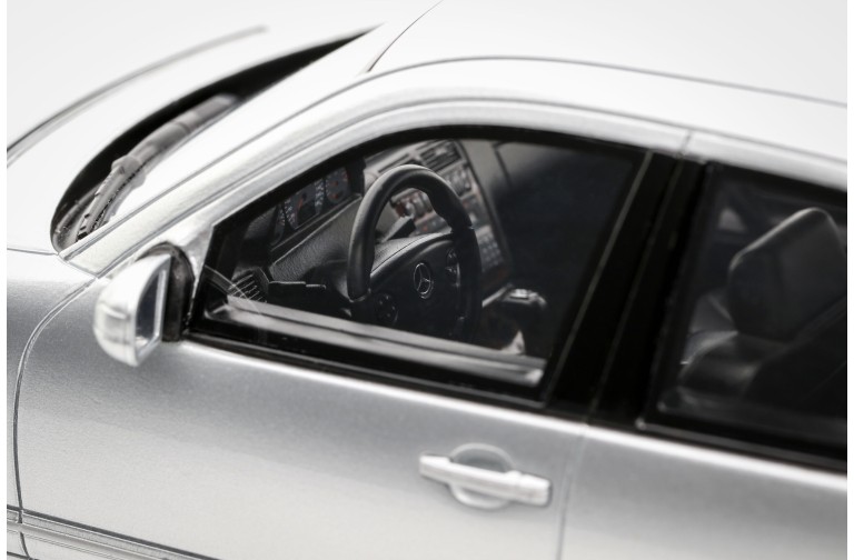 Mercedes-Benz E55 AMG W210 Brilliant Silver 744 2001