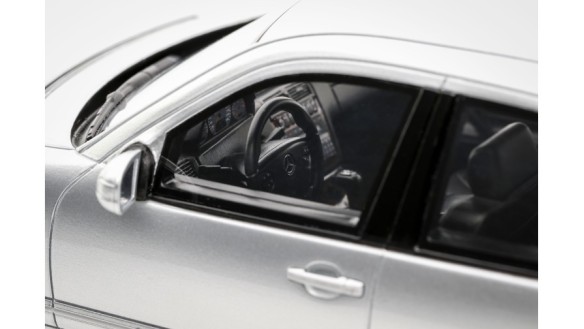 Mercedes-Benz E55 AMG W210 Brilliant Silver 744 2001