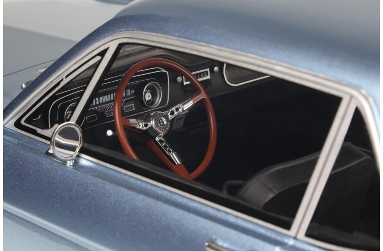 Ford Mustang V8 Hardtop Silver Blue Pony 1965