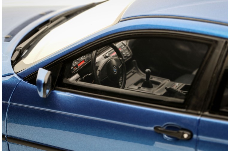 BMW E46 318 ti Compact Estoril Blue 2002