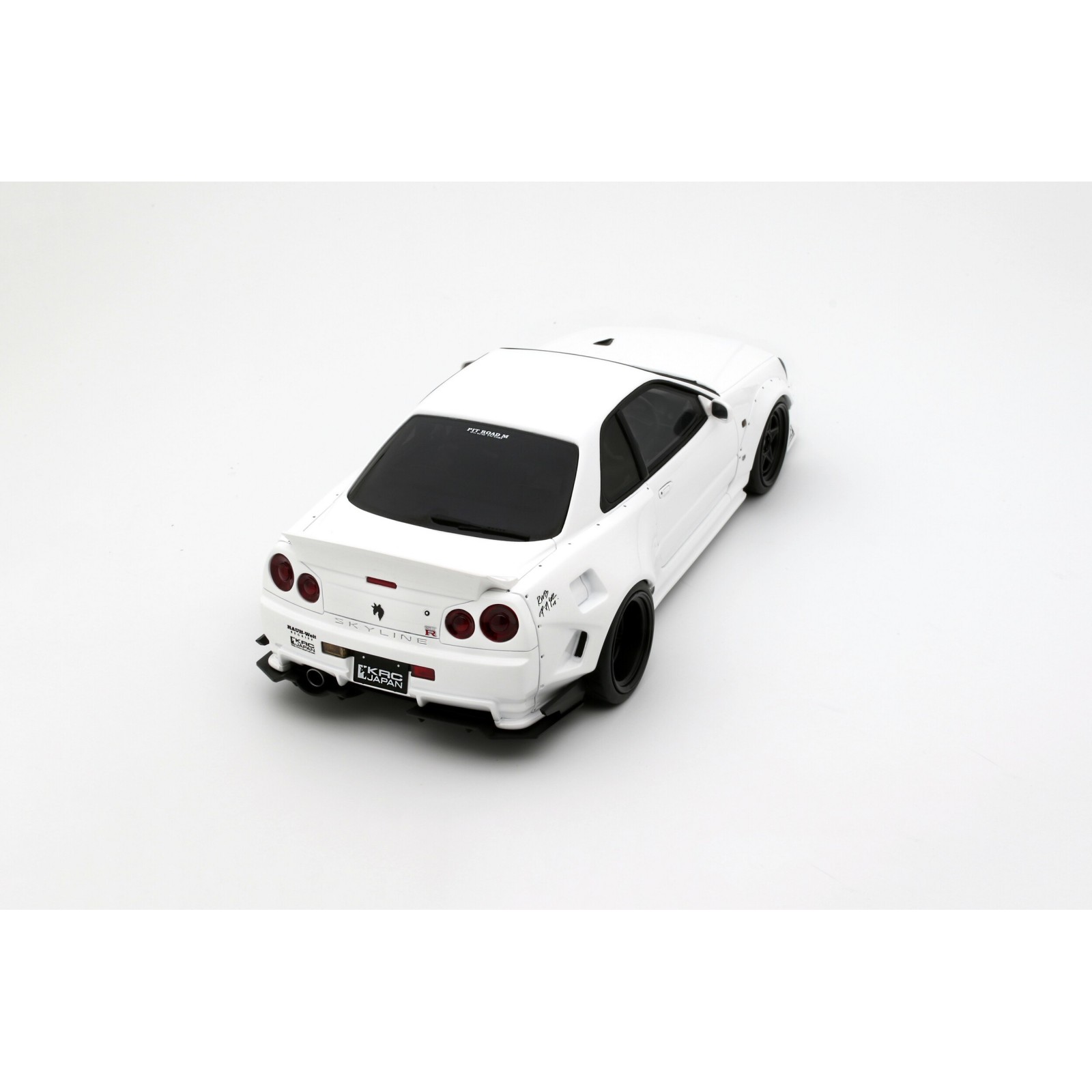 Nissan Skyline GT-R R34 KRC Body Kit Pearl White QX1 2019