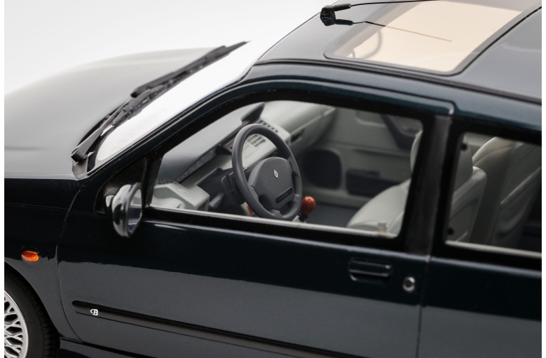 Renault Clio Baccara 1.8 Abyss Green 1995