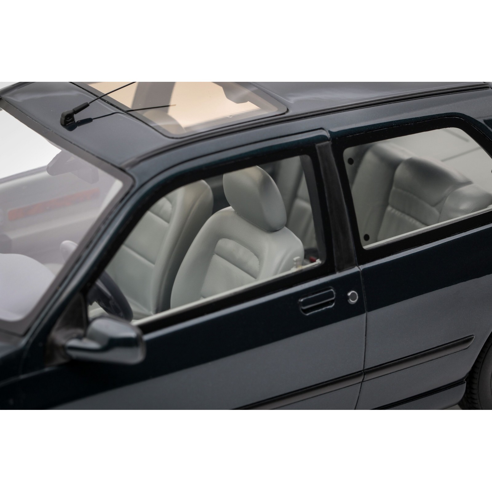 Renault Clio Baccara 1.8 Abyss Green 1995