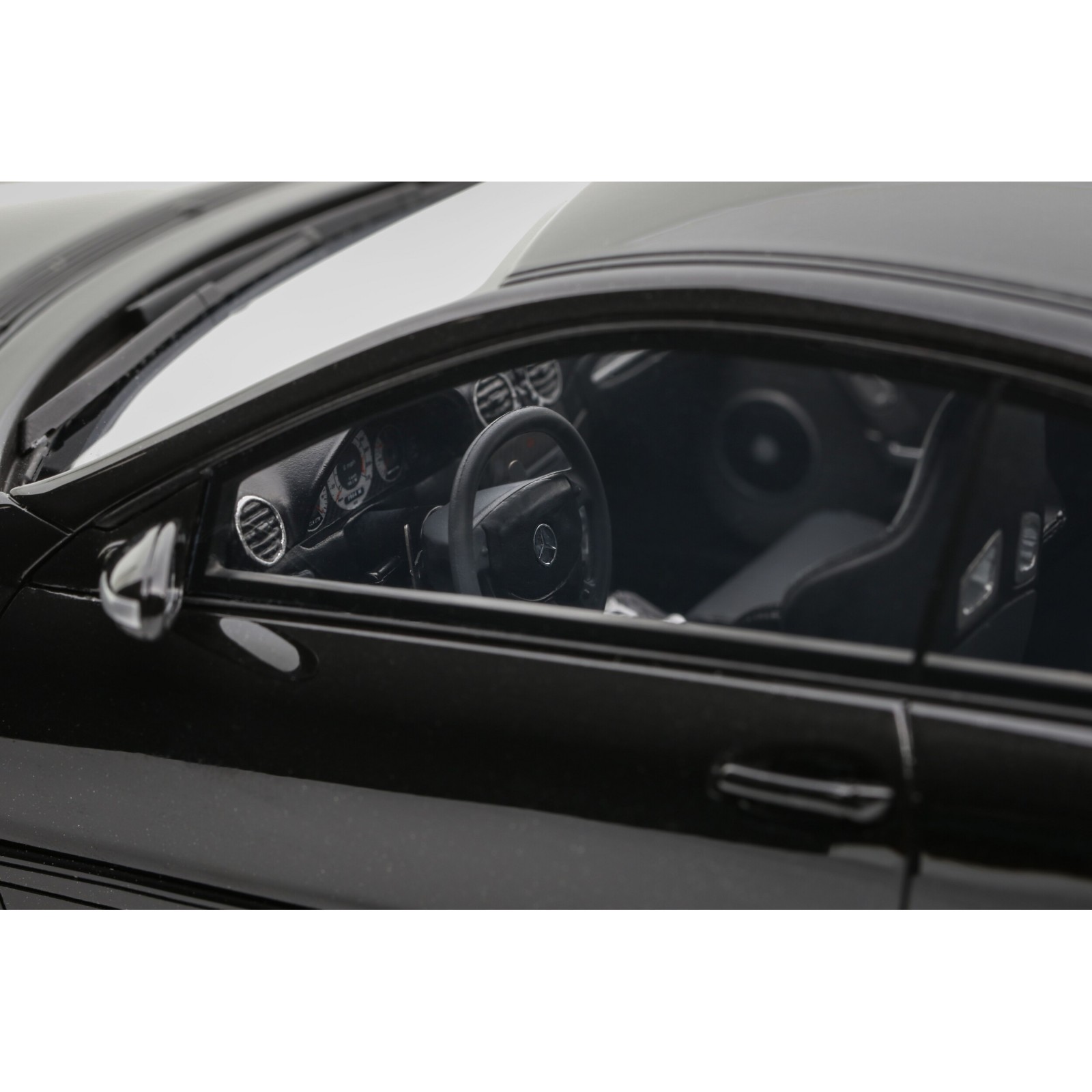 Mercedes-Benz C209 CLK DTM AMG Coupe Obsidian Black Metallic 2004