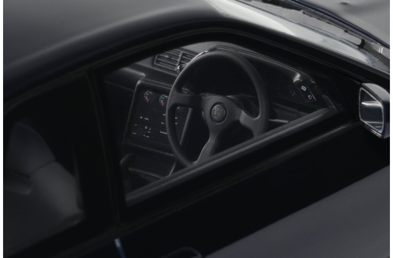 Nissan Skyline GT-R (BNR32) Dark Blue Pearl TH1 1993