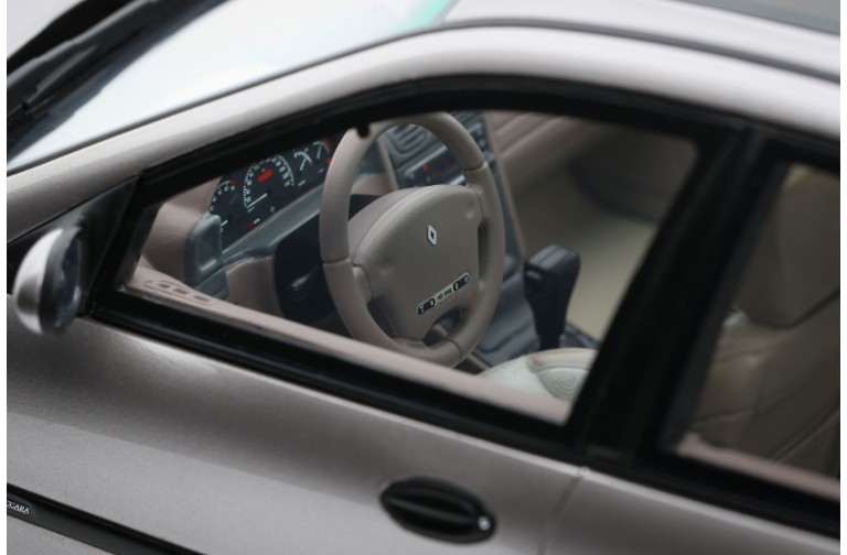 Renault Laguna V6 3.0 Baccara Gris Opale 1996