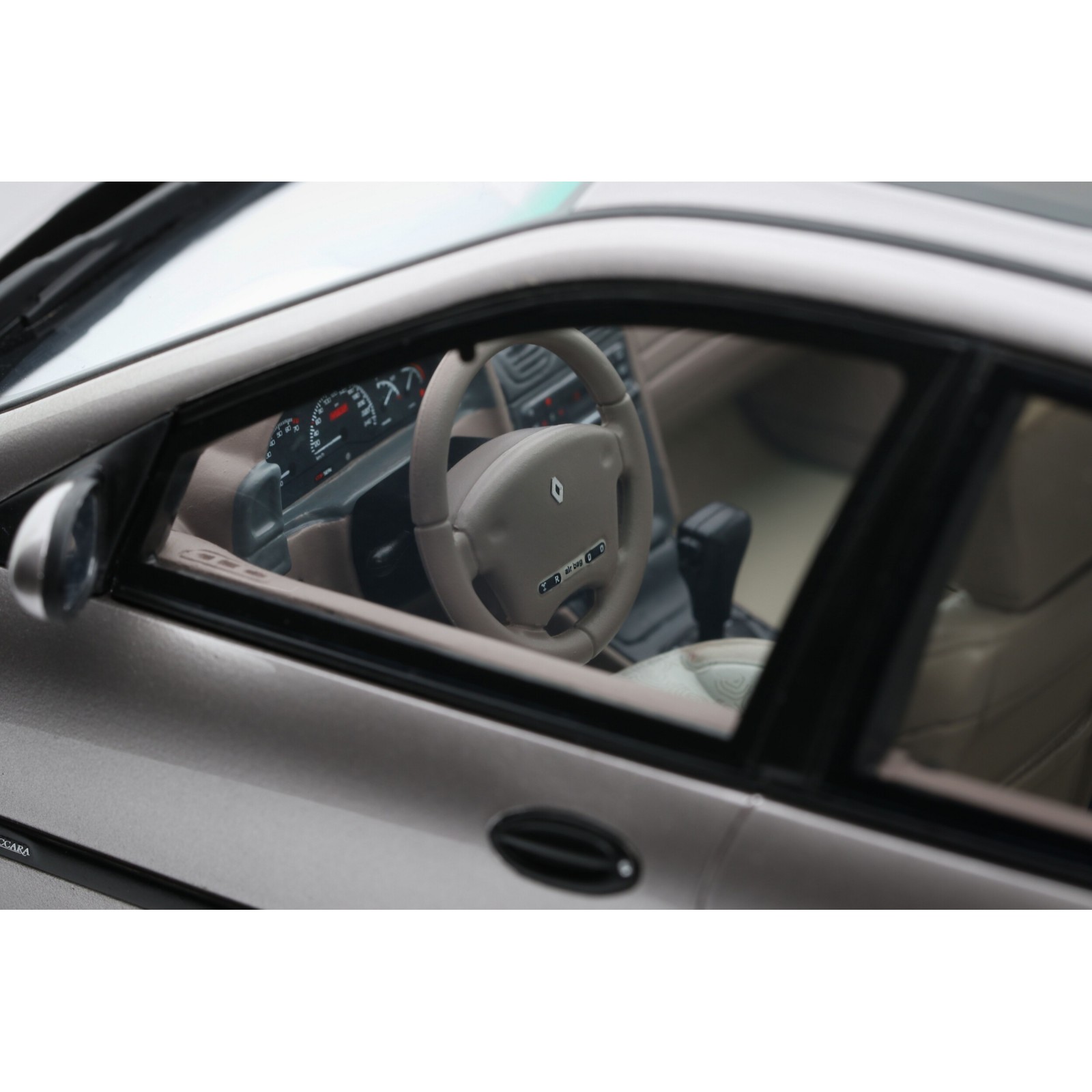 Renault Laguna V6 3.0 Baccara Gris Opale 1996