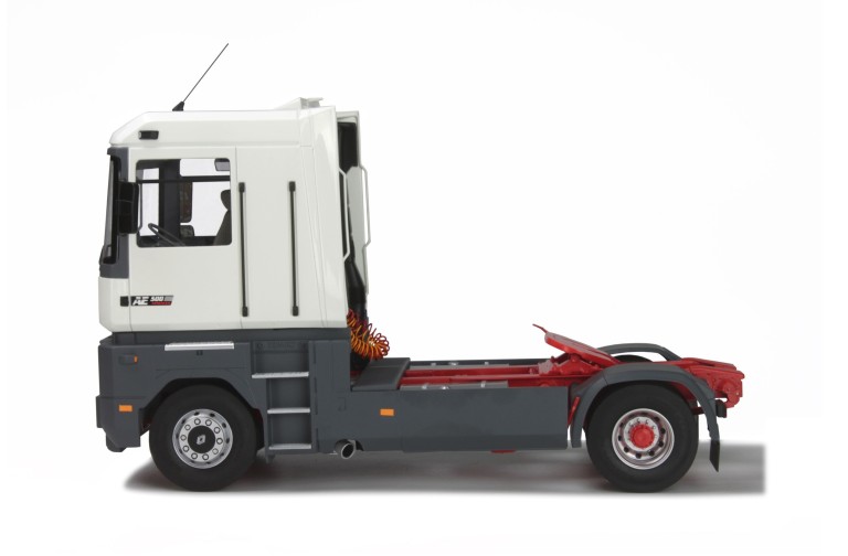 Renault AE 500 Magnum Blanc Glacier 1990