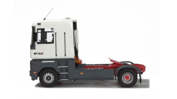 Renault AE 500 Magnum Blanc Glacier 1990