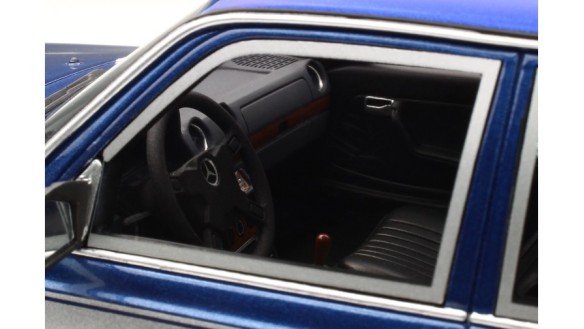 Mercedes-Benz W123 AMG Lapis Blau 1983