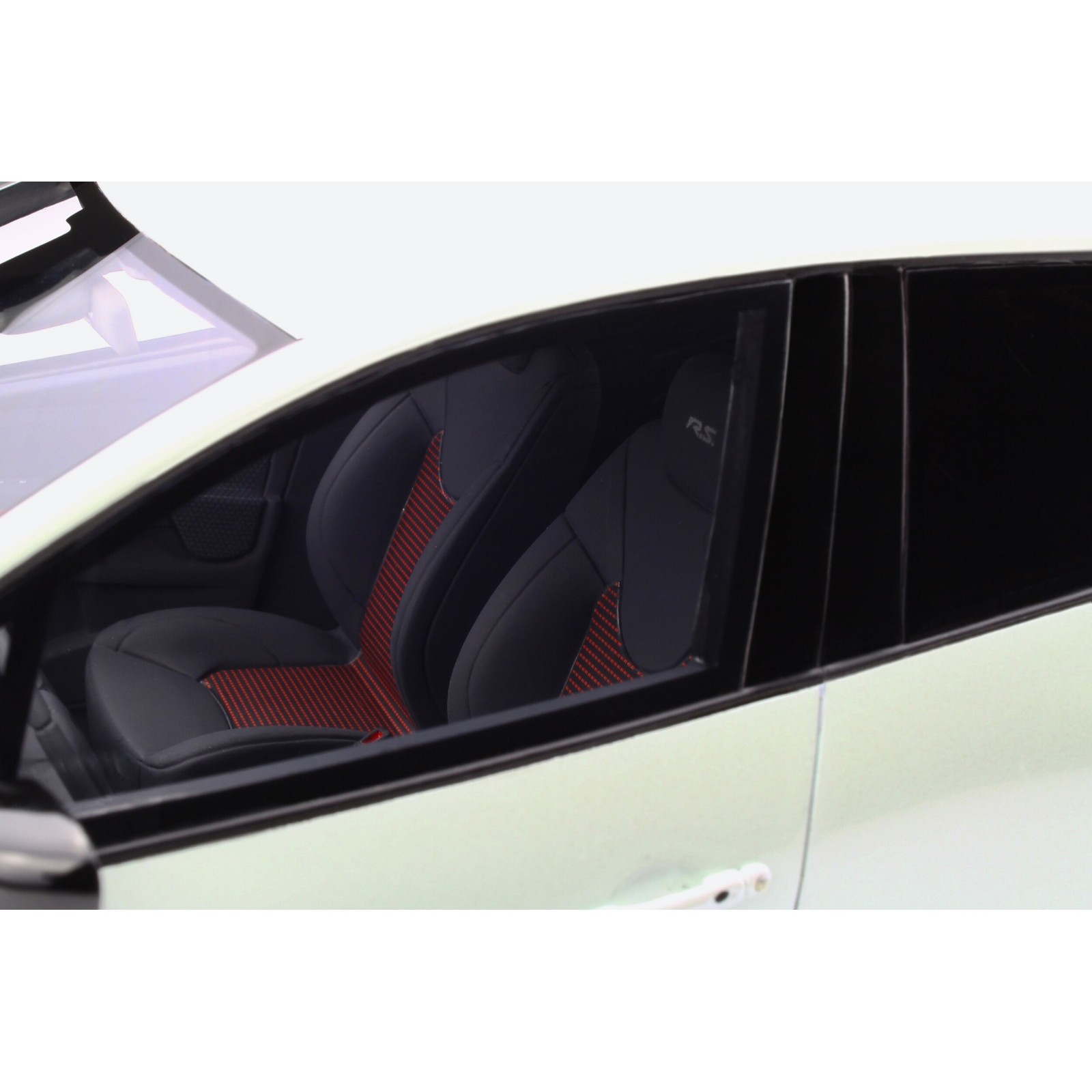 Renault Clio 4 R.S. Blanc Perle Mica 2013