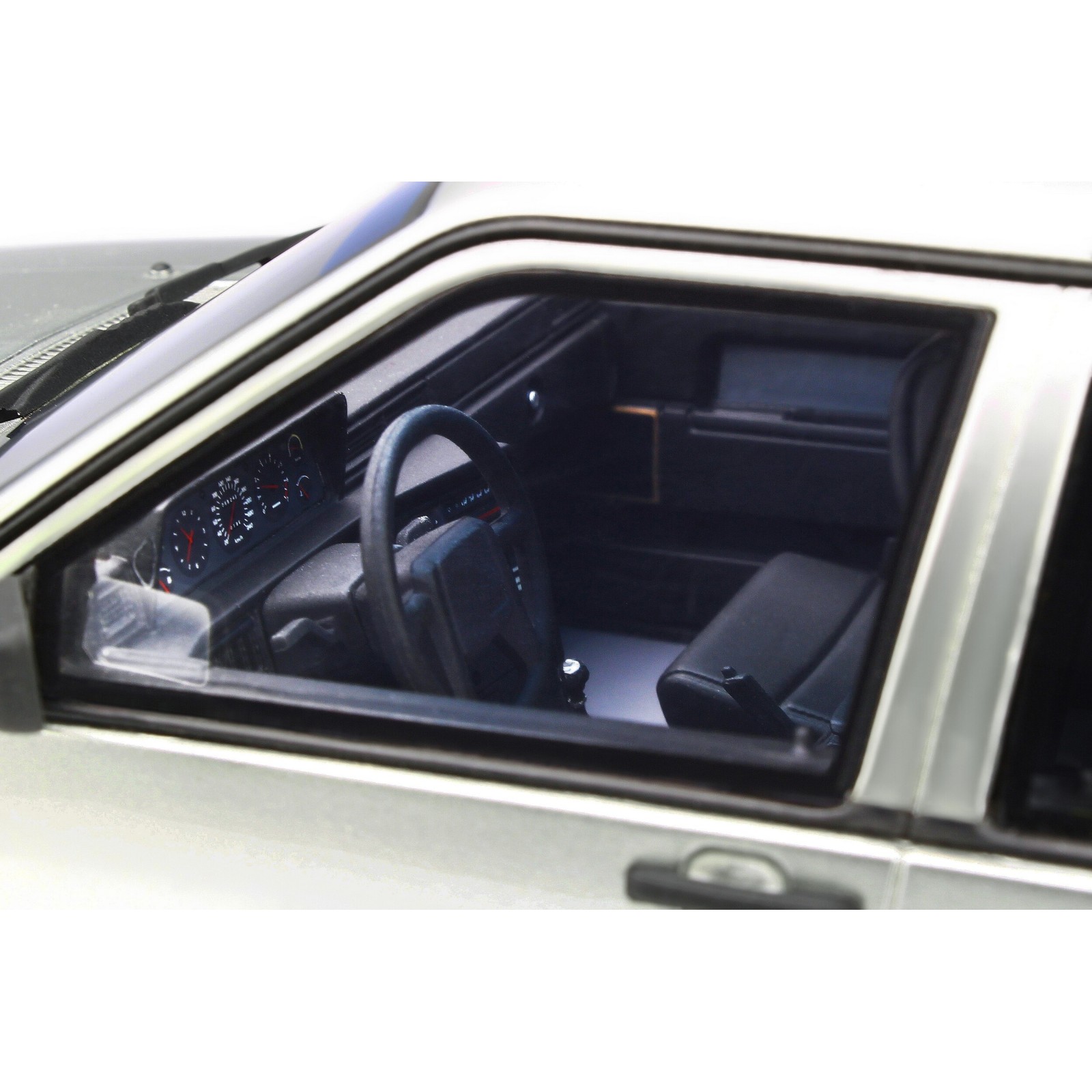 Volvo 740 Turbo Metal Light Silver 1987