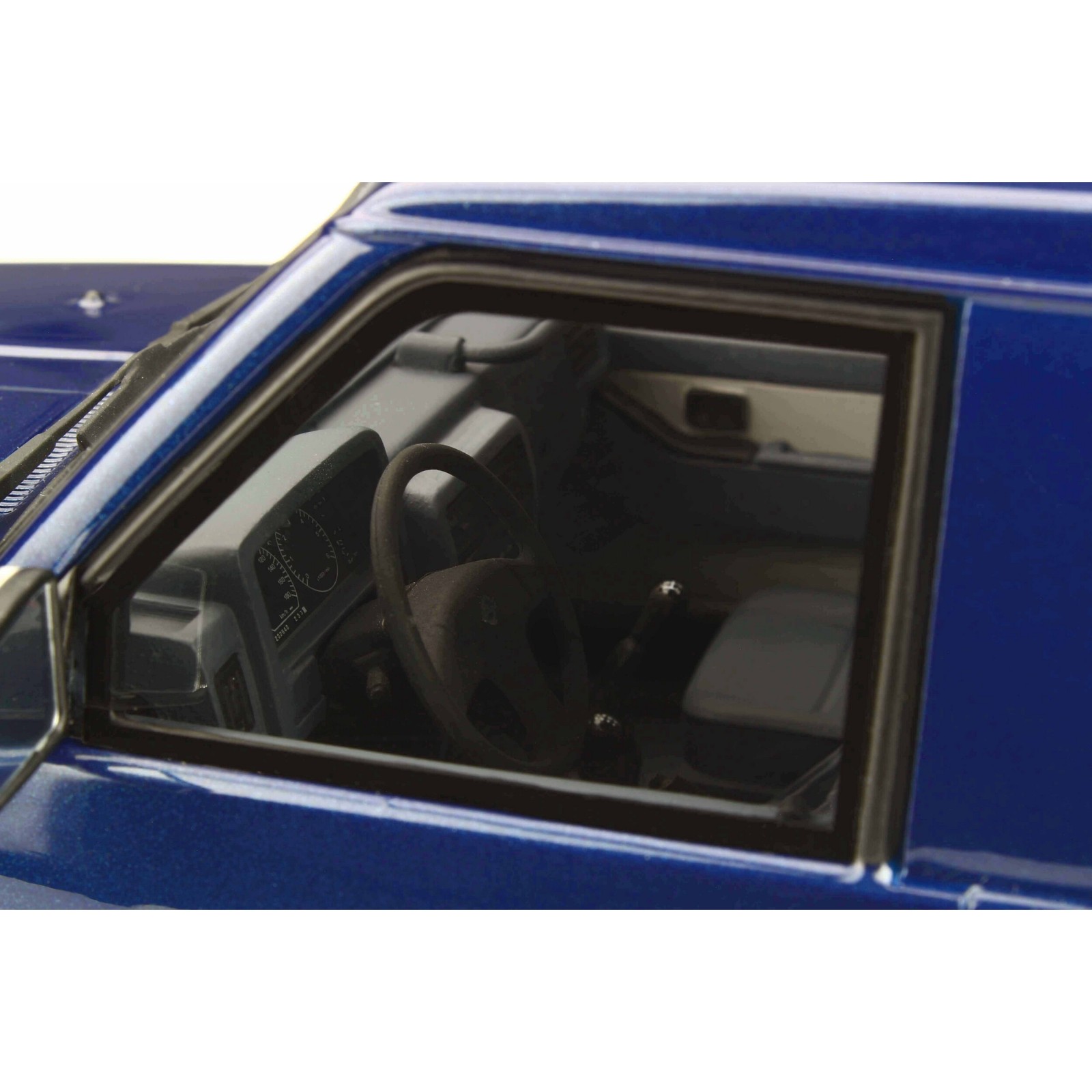 Nissan Patrol GR Blue TH1 & Silver KJ1 1992