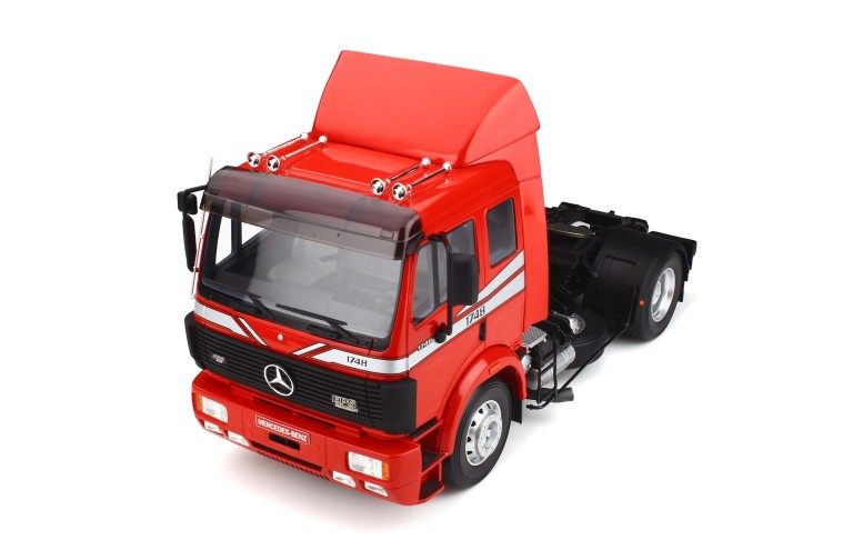 Mercedes-Benz SK 1748 Glutrot 1990