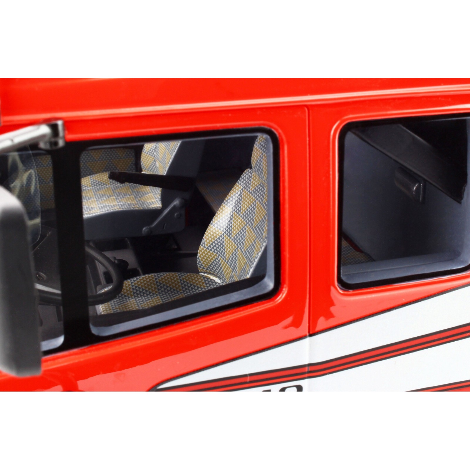 Mercedes-Benz SK 1748 Glutrot 1990