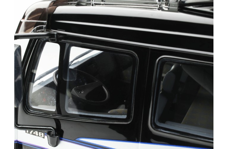 Mercedes-Benz SK 1748 Schwarz Black 1990