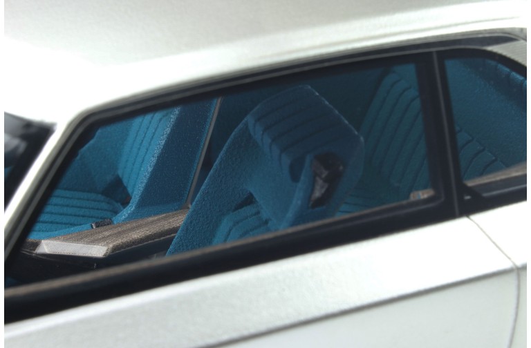 Peugeot E-Legend Concept Superbronze 2018