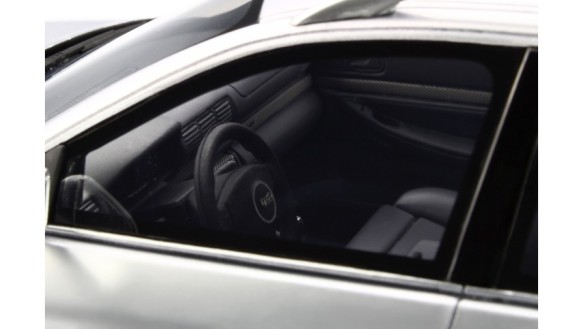 Audi RS 4 (B5) Gris Argent AVUS 2000