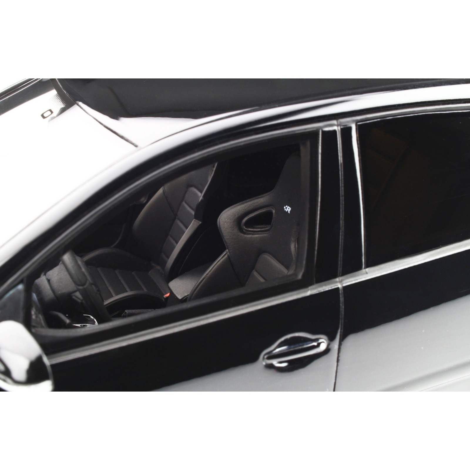 Volkswagen Golf 5 R32 Black A1 2005