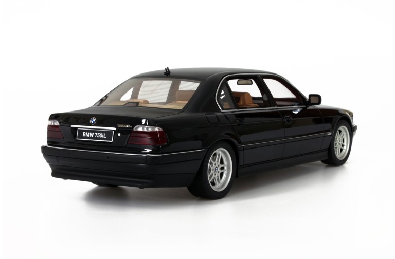 BMW E38 750 iL Schwarz II 668 1998