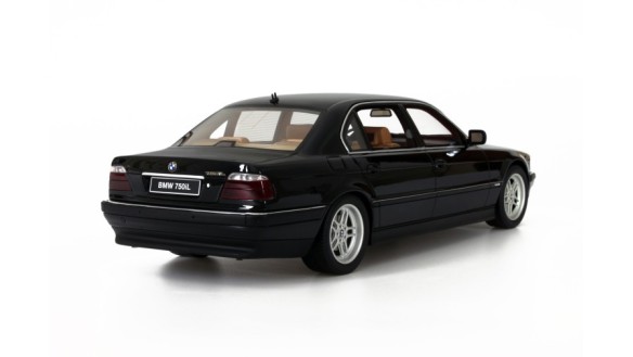 BMW E38 750 iL Schwarz II 668 1998