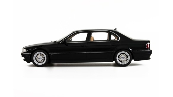 BMW E38 750 iL Schwarz II 668 1998