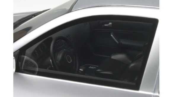 Volkswagen Golf 4 R32 Reflet D'argent Métallisé 2002