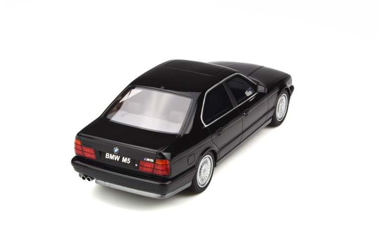 BMW E34 Ph.1 M5 Black 086 1989