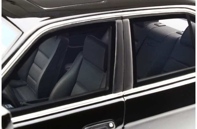 BMW E34 Ph.1 M5 Black 086 1989