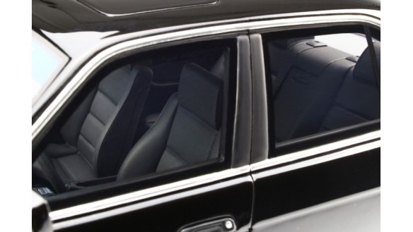 BMW E34 Ph.1 M5 Black 086 1989