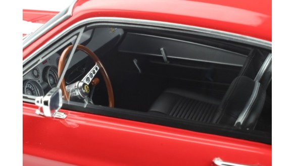 Shelby GT500 FastBack Candy Apple Red 1967